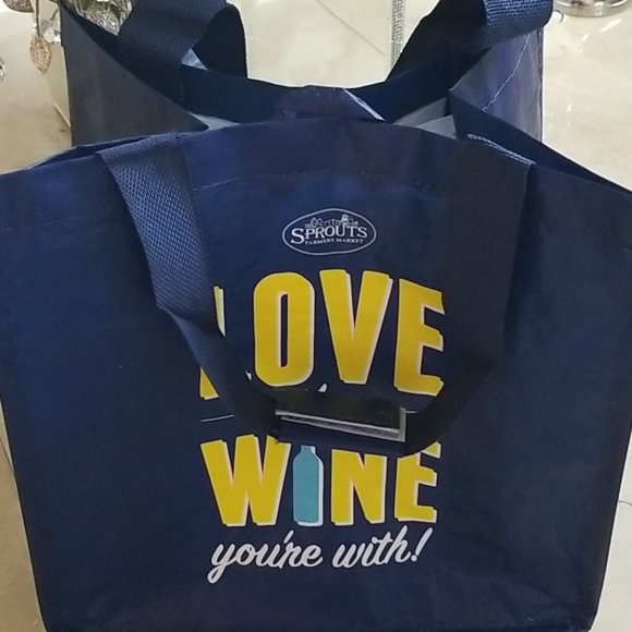 SALE! Wine Tote NWOT - Picture 2 of 3